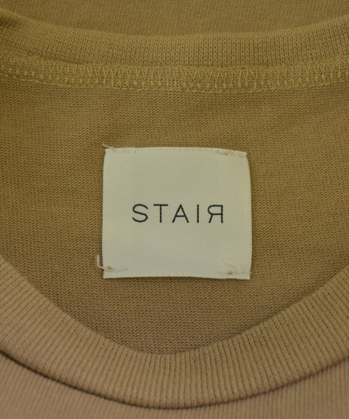 STAIR เสื้อยืด/เสื้อท็อปส์