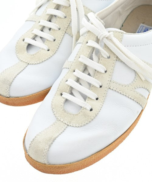 MATES รองเท้าผ้าใบ