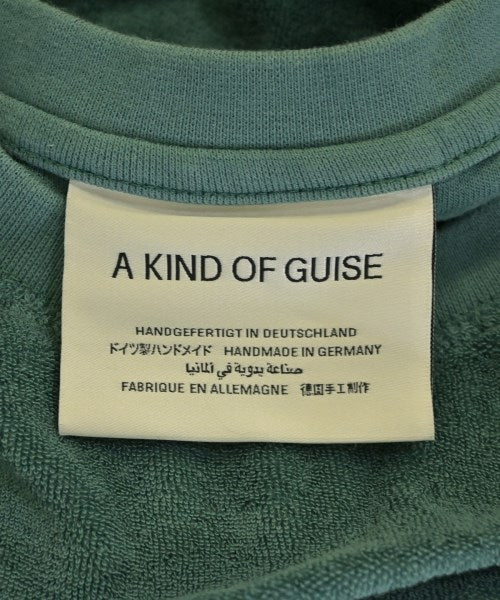 A KIND OF GUISE เสื้อยืด/เสื้อท็อปส์