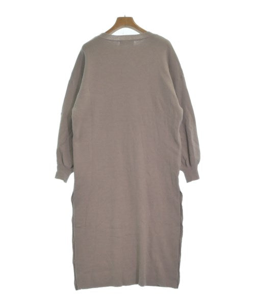 Saloon ชุดเดรส