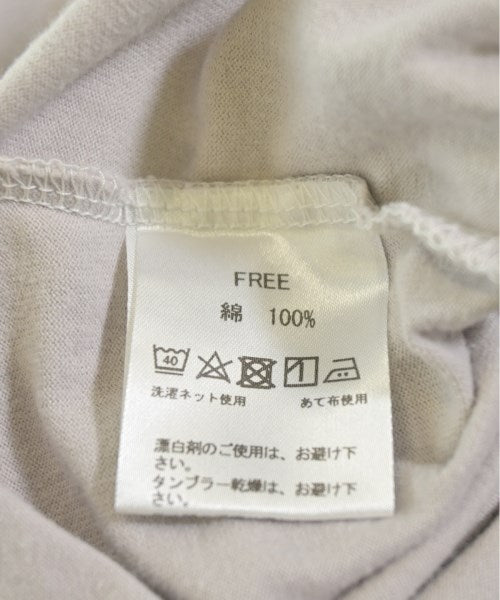 inconnue เสื้อยืด/เสื้อท็อปส์