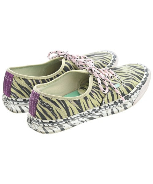 Aries รองเท้าผ้าใบ