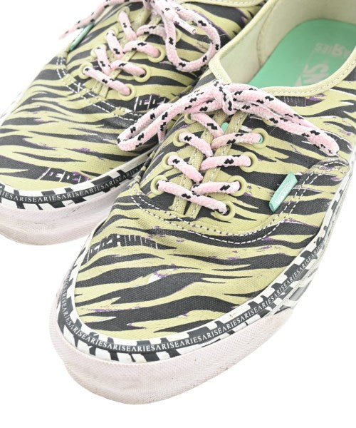 Aries รองเท้าผ้าใบ