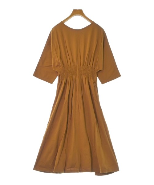 L'armoire de luxe ชุดเดรส