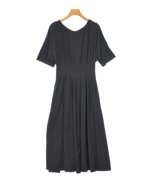 L'armoire de luxe ชุดเดรส