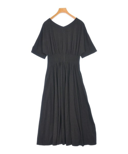 L'armoire de luxe ชุดเดรส