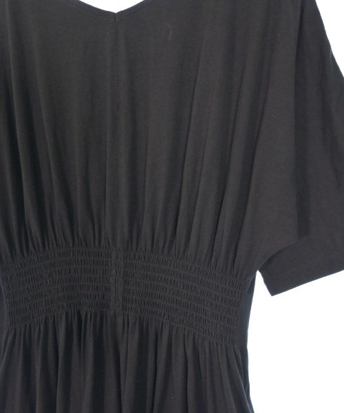 L'armoire de luxe ชุดเดรส