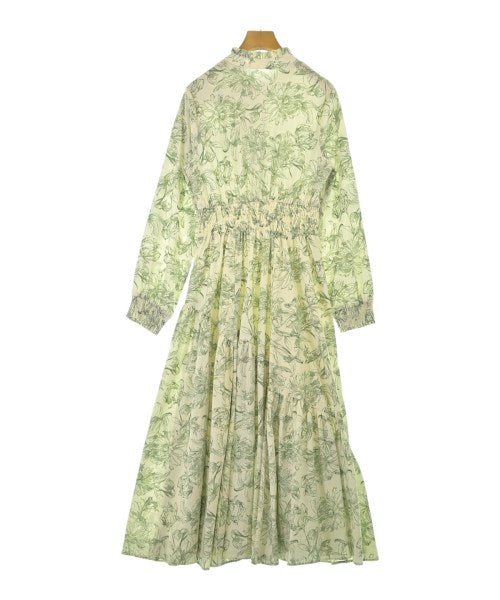 L'armoire de luxe ชุดเดรส