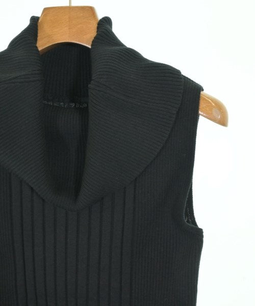 L'armoire de luxe เสื้อแขนกุด