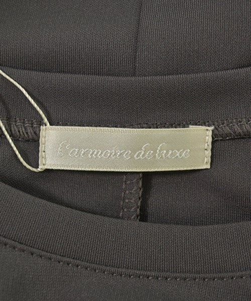 L'armoire de luxe เสื้อยืด/เสื้อท็อปส์
