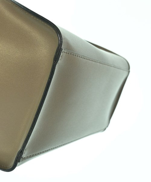 La Piece กระเป๋าสะพาย