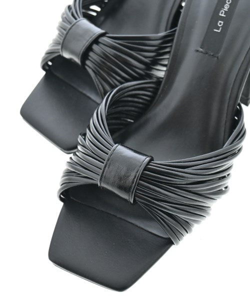 La Piece รองเท้าแตะ