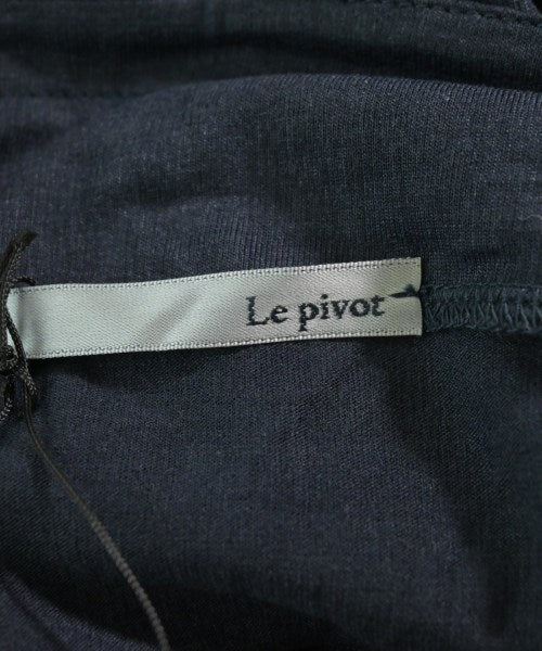 Le pivot ชุดเดรส