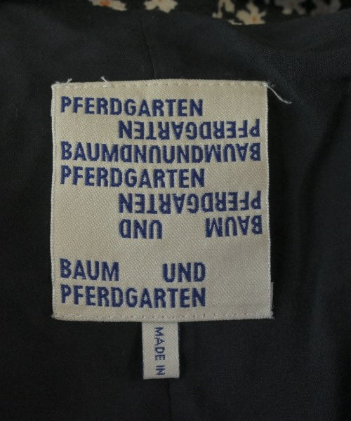 BAUM UND PFERDGARTEN ชุดเดรส