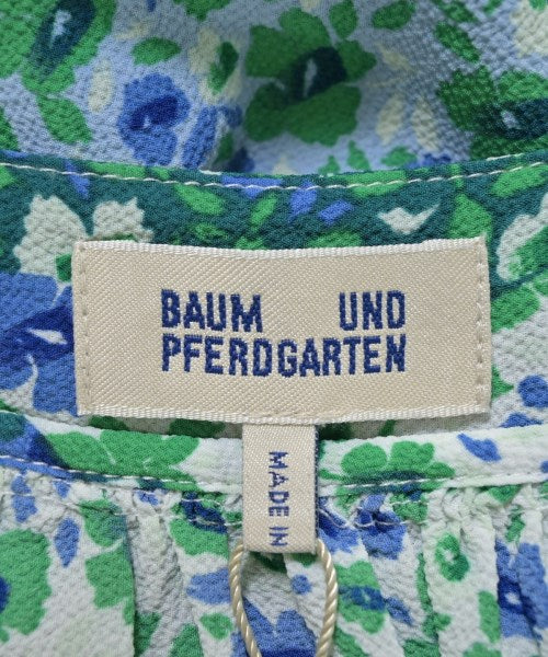 BAUM UND PFERDGARTEN ชุดเดรส