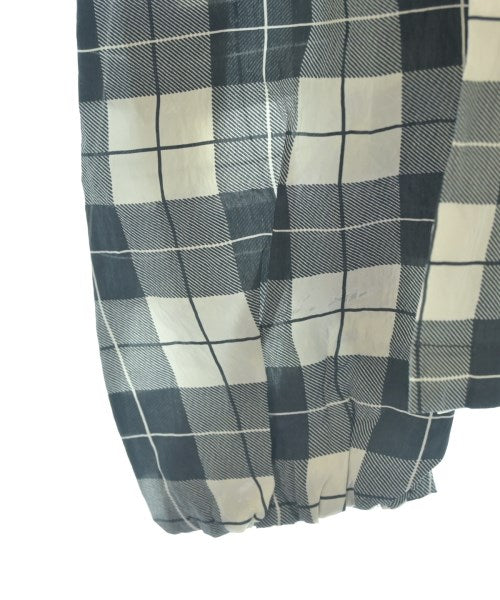 BAUM UND PFERDGARTEN เสื้อลำลอง