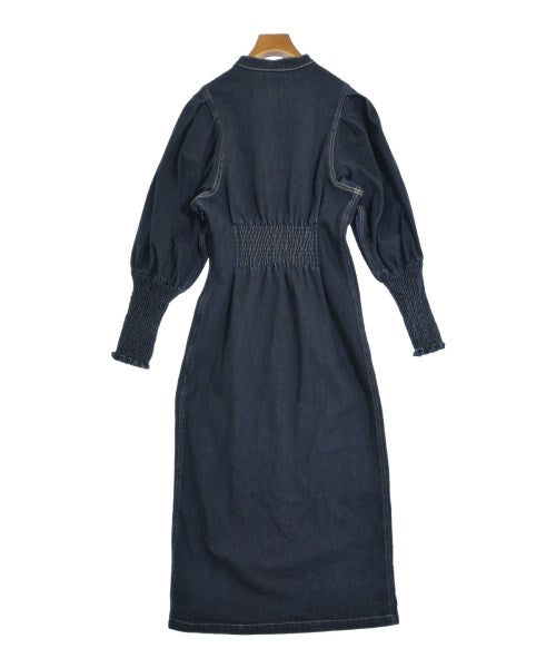 U BY Spick & Span เดรสที่เป็นเสื้อเชิ้ตตัวยาว