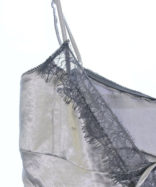MAISON SPECIAL เสื้อสายเดี่ยว