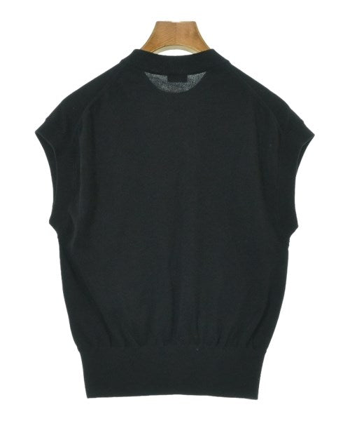 LOEFF เสื้อแขนกุด