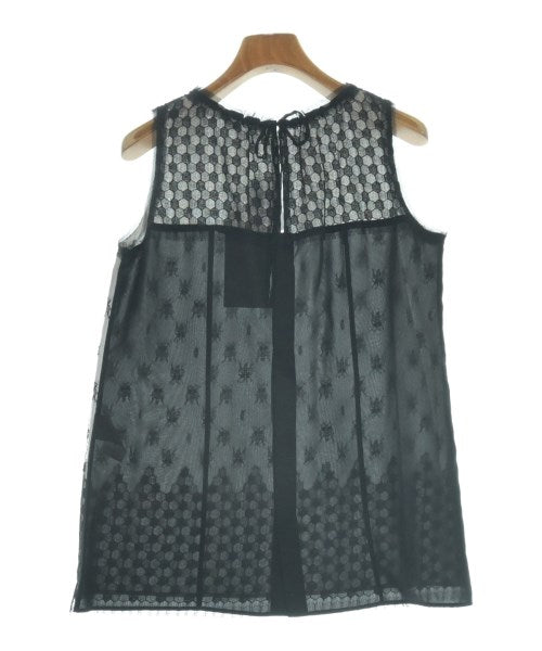 L'UNE เสื้อสตรี