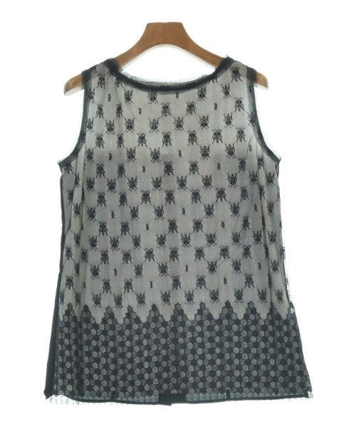 L'UNE เสื้อสตรี