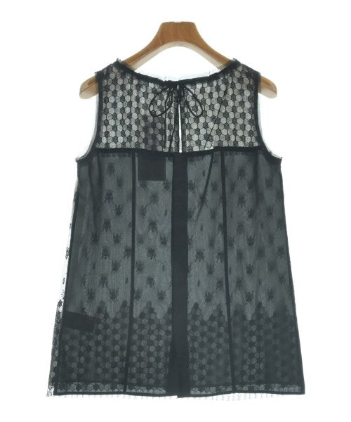 L'UNE เสื้อสตรี