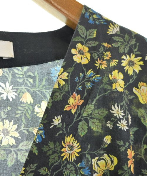 L'UNE เสื้อสตรี
