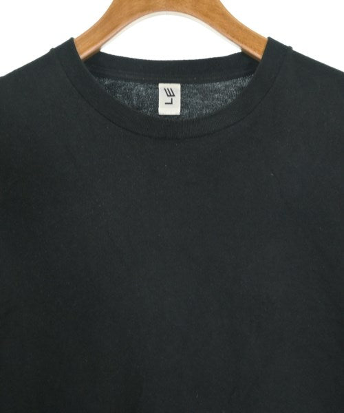 LE เสื้อยืด/เสื้อท็อปส์