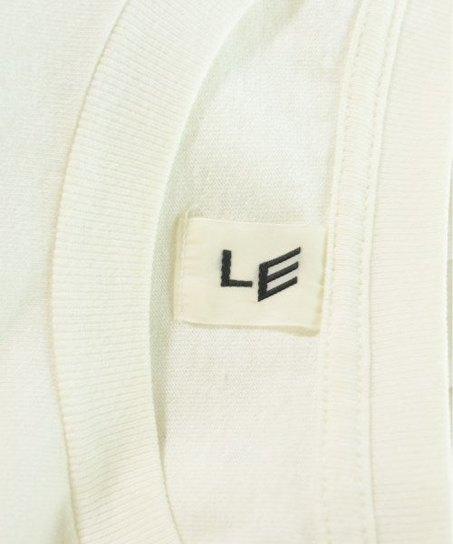 LE เสื้อยืด/เสื้อท็อปส์