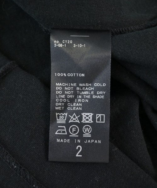 LE เสื้อยืด/เสื้อท็อปส์