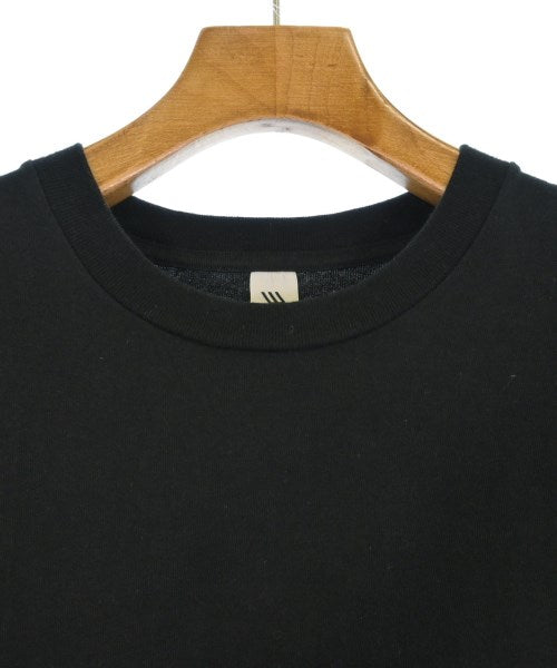 LE เสื้อยืด/เสื้อท็อปส์