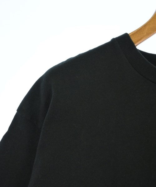 LE เสื้อยืด/เสื้อท็อปส์