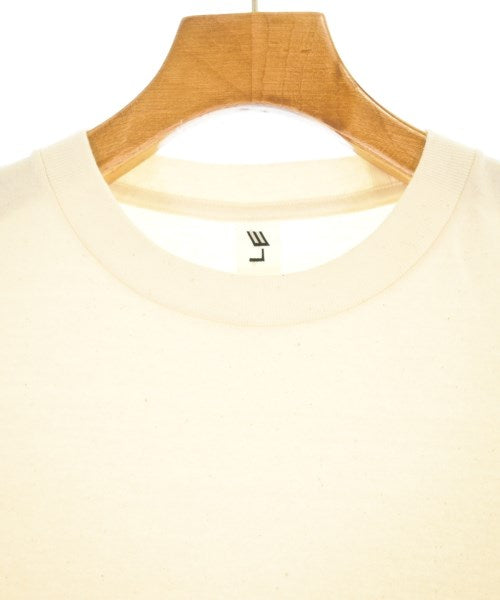 LE เสื้อยืด/เสื้อท็อปส์
