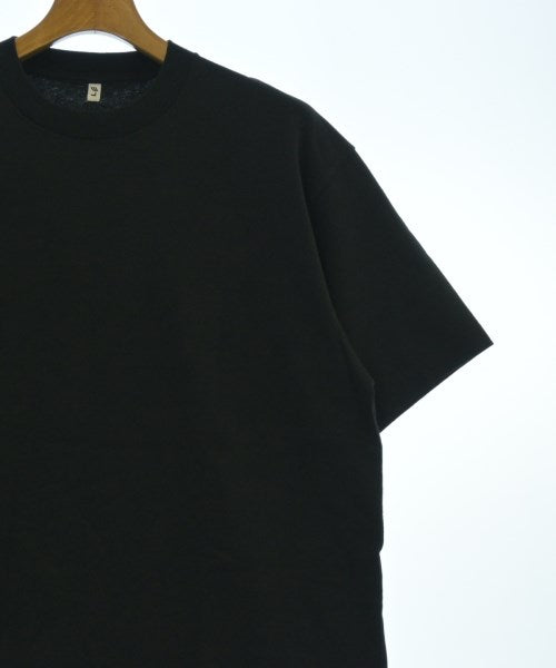 LE เสื้อยืด/เสื้อท็อปส์