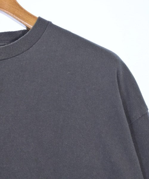 LE เสื้อยืด/เสื้อท็อปส์