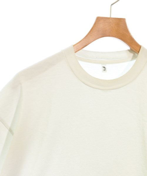 LE เสื้อยืด/เสื้อท็อปส์