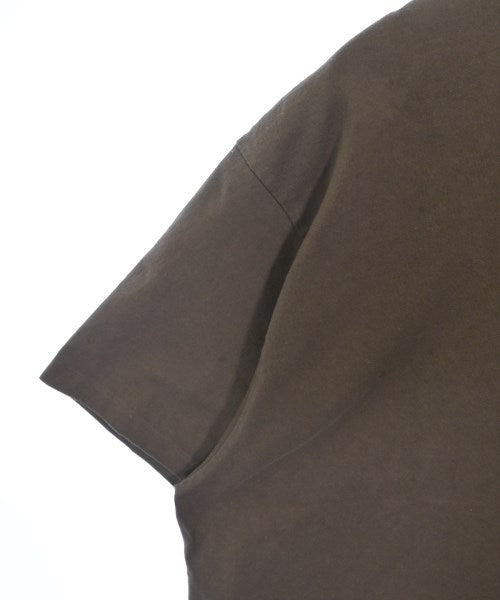 LE เสื้อยืด/เสื้อท็อปส์