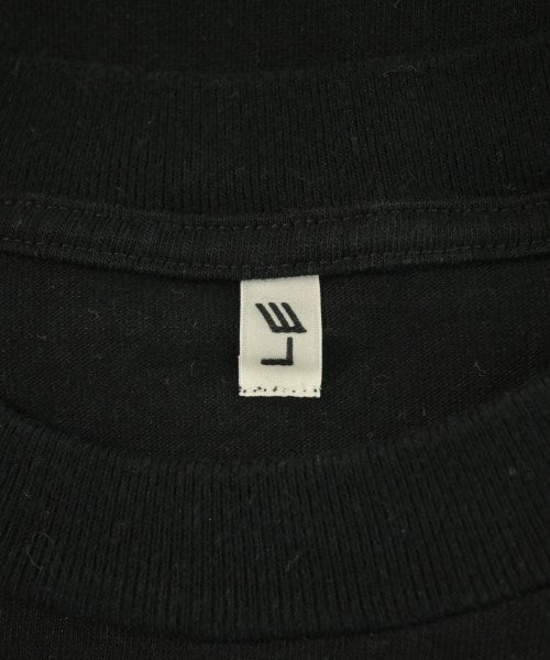 LE เสื้อยืด/เสื้อท็อปส์