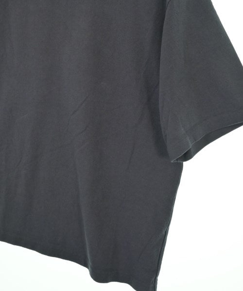 LE เสื้อยืด/เสื้อท็อปส์