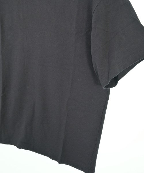 LE เสื้อยืด/เสื้อท็อปส์