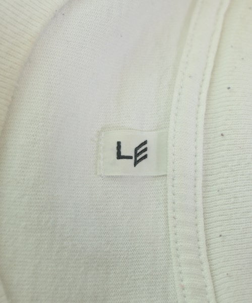 LE เสื้อยืด/เสื้อท็อปส์