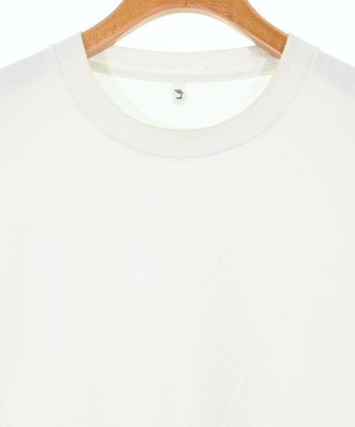 LE เสื้อยืด/เสื้อท็อปส์