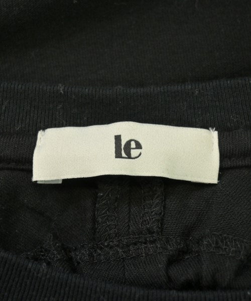 LE เสื้อยืด/เสื้อท็อปส์