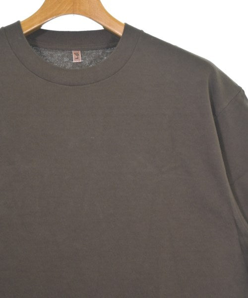 LE เสื้อยืด/เสื้อท็อปส์