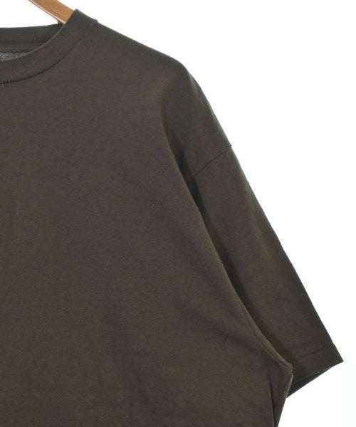 LE เสื้อยืด/เสื้อท็อปส์
