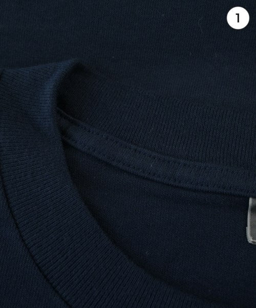 LE เสื้อยืด/เสื้อท็อปส์