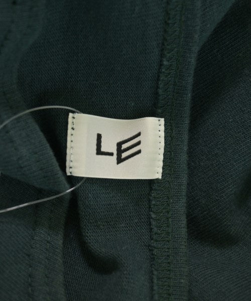 LE เสื้อยืด/เสื้อท็อปส์