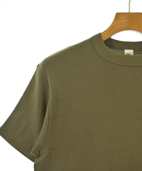 LE เสื้อยืด/เสื้อท็อปส์