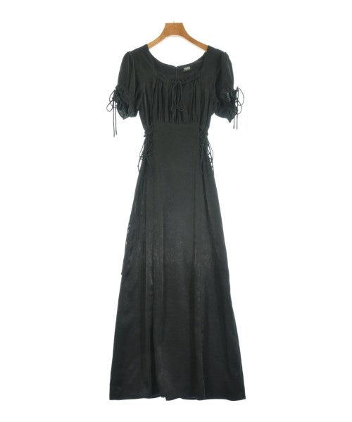 PAMEO POSE ชุดเดรส