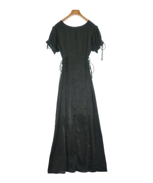 PAMEO POSE ชุดเดรส